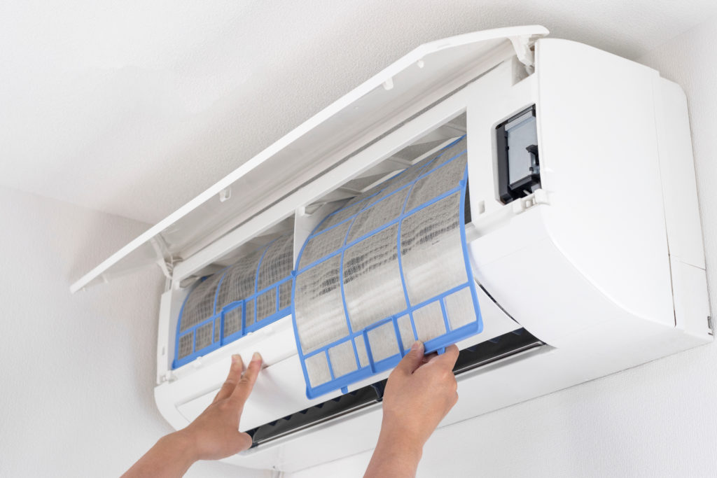 Cómo limpiar los filtros del aire acondicionado: la clave para
